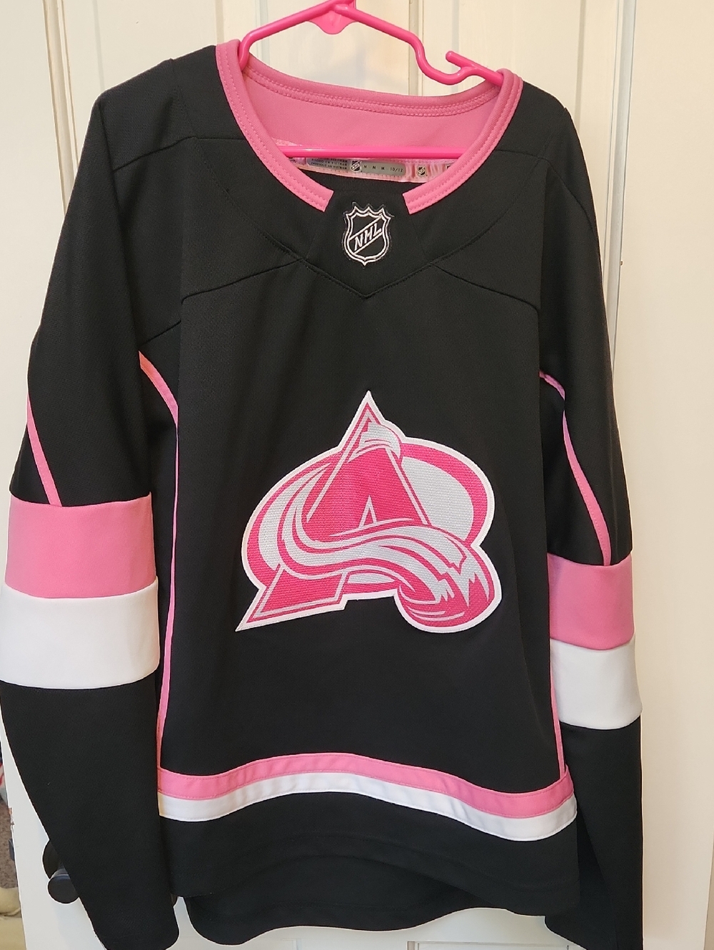 NHL Black and Pink Colorado Avalanche Logo Hockey Jersey (Kids M 10/12)